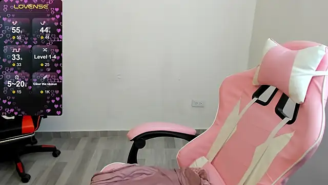 maryluna95 online show from January 3, 2025, 7:29 pm