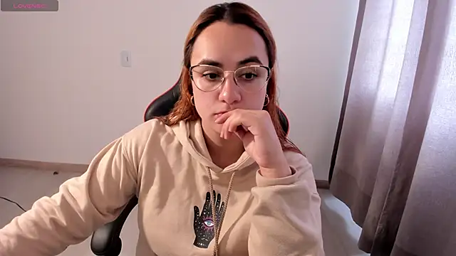 maryluna95 online show from November 10, 2025, 5:34 pm