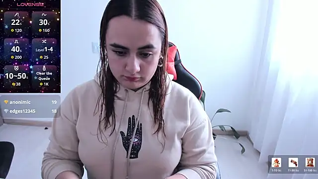 maryluna95 online show from April 21, 2026, 6:55 pm