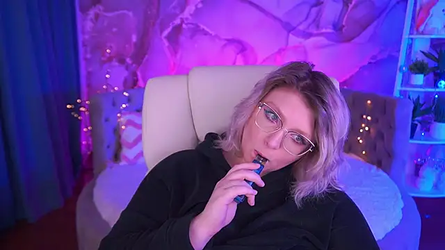 CoolTatis online show from December 20, 2025, 6:53 am