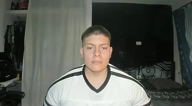 Snapshot of regan_jhonso chatting on February 8, 2025, 4:14 am regan jhonso online show from February 8, 2025, 4:14 am