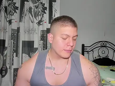 Snapshot of regan_jhonso chatting on December 3, 2025, 7:05 am regan jhonso online show from December 3, 2025, 7:05 am