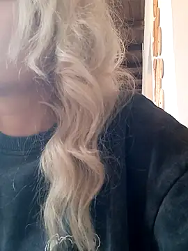 BritneyHudson online show from November 20, 2025, 1:00 pm