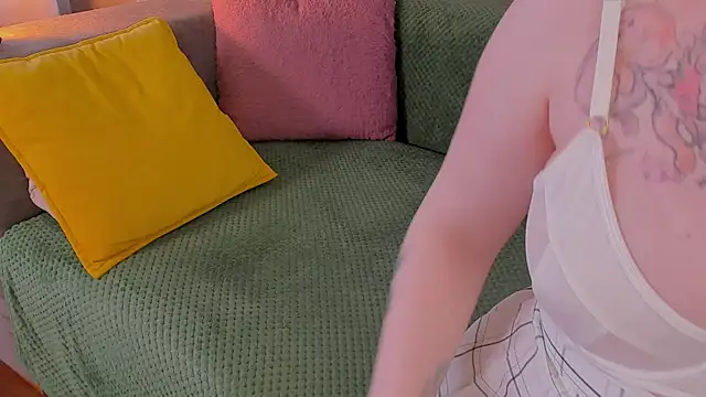 Tori the witch online show from September 21, 2025, 5:31 am