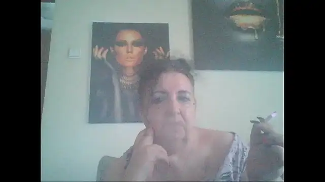 Snapshot of maturekorine chatting on July 3, 2026, 10:43 am maturekorine online show from July 3, 2026, 10:43 am