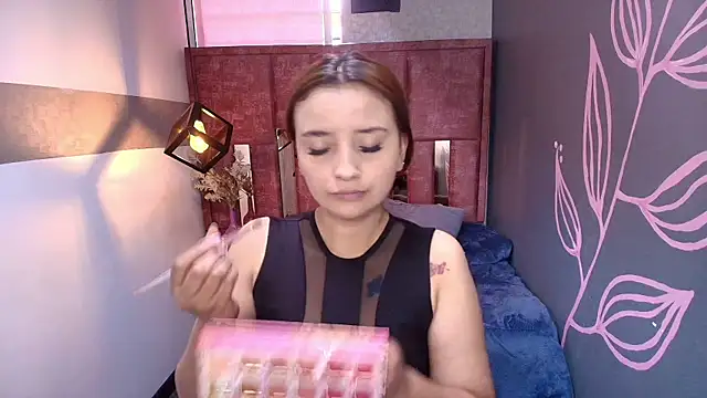 ZaraNolimits  online show from July 15, 2026, 1:05 pm