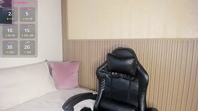 summer night  online show from October 4, 2025, 12:47 pm