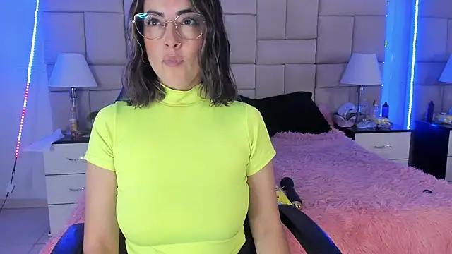 IsisLoveyes  online show from December 23, 2024, 8:57 pm