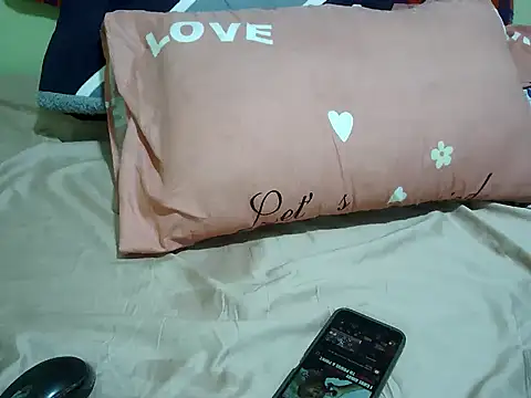 just lela online show from February 20, 2025, 1:08 pm