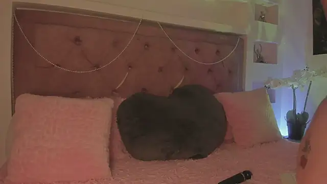 miss melissaa online show from February 6, 2025, 12:59 pm