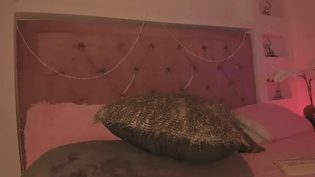 miss melissaa online show from February 18, 2025, 4:26 pm