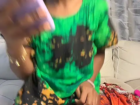 Chocolate queen2 online show from November 24, 2025, 4:34 am