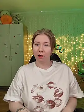 D0nna  online show from February 11, 2026, 7:08 pm