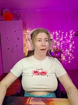 D0nna  online show from April 19, 2026, 6:10 pm