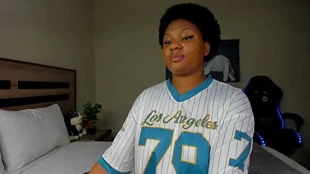 Renee-18 online show from January 12, 2026, 10:31 am