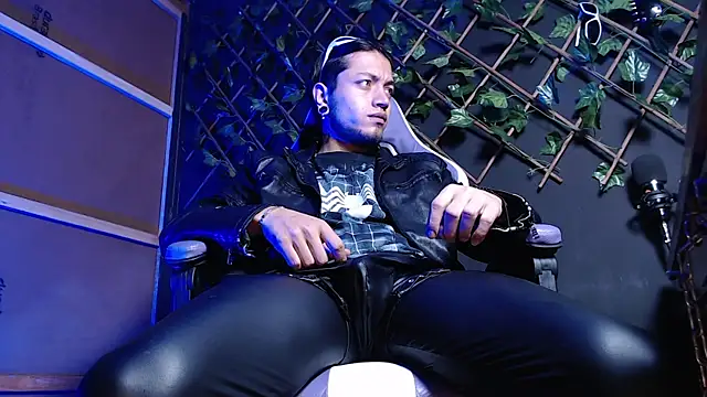 Dicaprioo  online show from December 23, 2025, 7:50 am