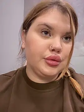 hi im Eva online show from October 5, 2025, 11:30 am