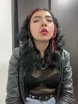 Snapshot of _Gothiccbitch_ chatting on December 13, 2024, 2:54 am Gothiccbitch online show from December 13, 2024, 2:54 am