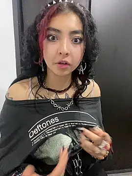 Snapshot of _Gothiccbitch_ chatting on December 17, 2024, 7:40 am Gothiccbitch online show from December 17, 2024, 7:40 am