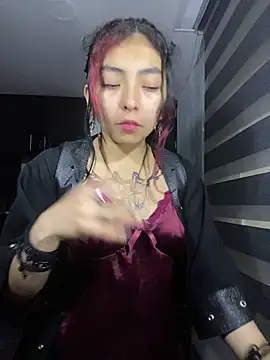 Snapshot of _Gothiccbitch_ chatting on December 18, 2024, 6:10 am Gothiccbitch online show from December 18, 2024, 6:10 am