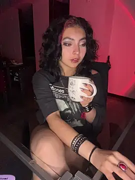 Snapshot of _Gothiccbitch_ chatting on December 2, 2025, 8:19 am Gothiccbitch online show from December 2, 2025, 8:19 am