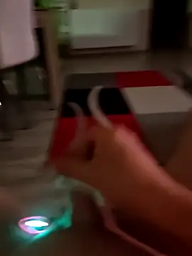 Szeltolo001 online show from April 22, 2026, 2:14 am