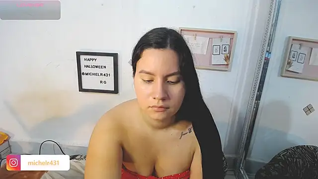 Mia  reys online show from November 27, 2025, 12:07 pm