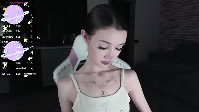 sweetiebones online show from February 16, 2025, 2:21 pm