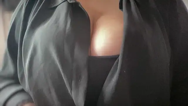 Snapshot of Linda_Vibes chatting on May 15, 2026, 2:24 pm Linda Vibes online show from May 15, 2026, 2:24 pm