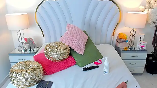 EmmaCrush online show from March 15, 2025, 8:32 pm