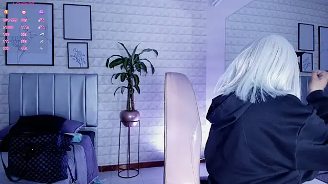 bella-green online show from September 24, 2025, 7:06 pm