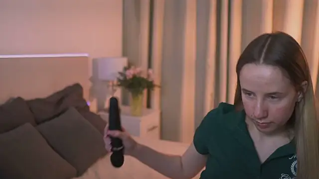 Cassie Kelman online show from March 5, 2025, 12:05 am