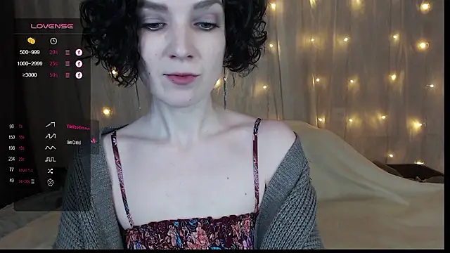 TinaWince online show from December 2, 2024, 4:42 am