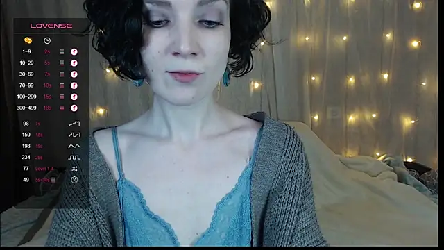 TinaWince online show from December 7, 2024, 4:31 am