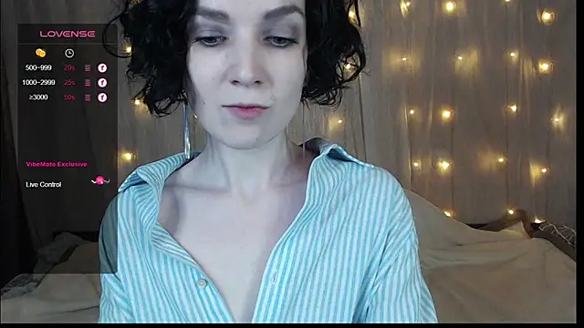 TinaWince online show from December 15, 2024, 5:13 am