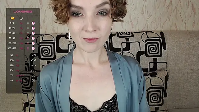 TinaWince online show from October 4, 2025, 4:43 am