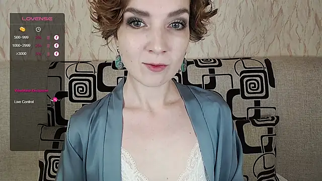 TinaWince online show from October 16, 2025, 4:46 am