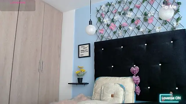 evatits 1 online show from March 10, 2025, 12:37 pm