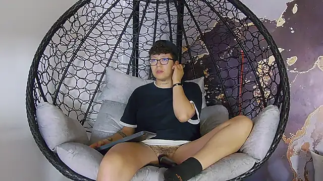 alex noa online show from October 3, 2025, 7:38 am