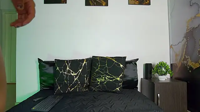 alex noa online show from April 21, 2026, 8:01 pm