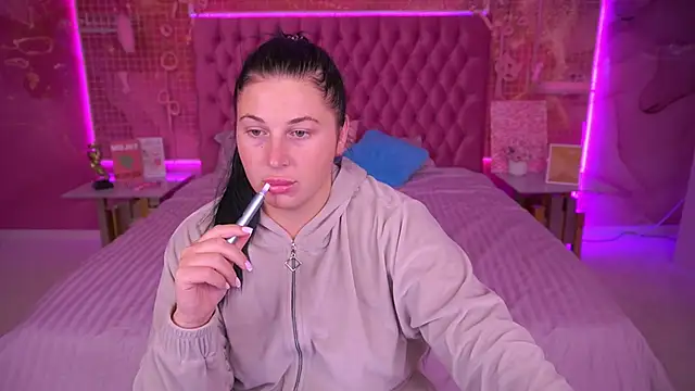 Snapshot of ArianaDarkk chatting on October 13, 2025, 7:47 pm ArianaDarkk online show from October 13, 2025, 7:47 pm