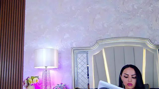 Issadorra online show from February 16, 2025, 5:59 am