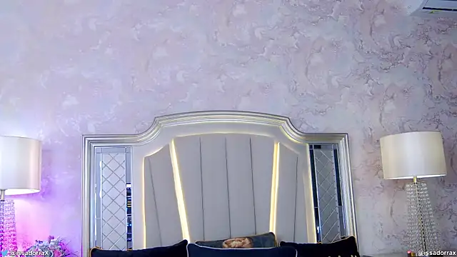 Issadorra online show from February 27, 2025, 9:00 am