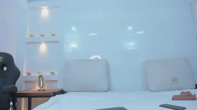 Dalia-Prada online show from April 20, 2026, 3:42 am