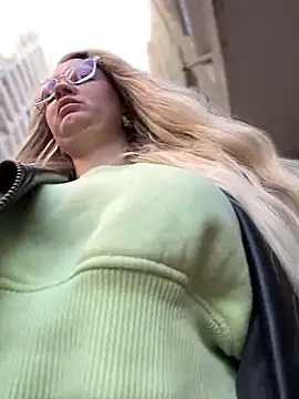 Teya moon  online show from January 12, 2025, 11:28 am