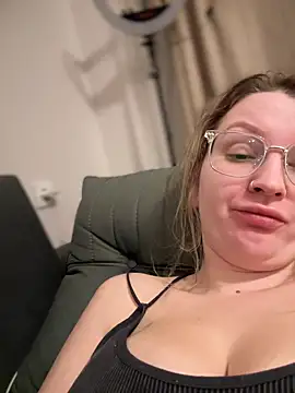 Teya moon  online show from February 9, 2025, 6:26 pm