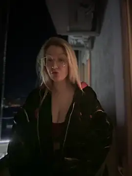 Teya moon  online show from March 6, 2025, 2:30 am