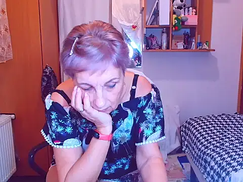 Victoria5643 online show from February 17, 2025, 9:41 pm