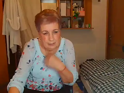 Victoria5643 online show from February 21, 2025, 7:32 pm