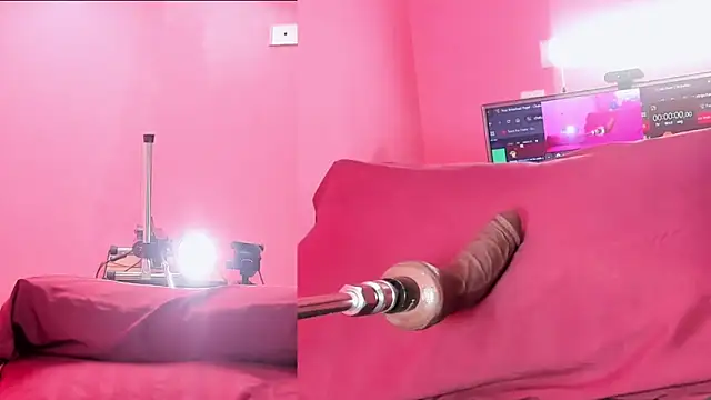 Criistal Thompson online show from February 10, 2025, 8:00 pm